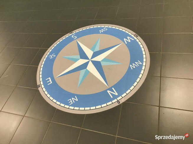 Kompas - gry korytarzowe, naklejki podłogowe od Strefy Gie