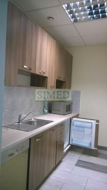 Biurowiec , 600 m 2 , biuro, usługi , Praga