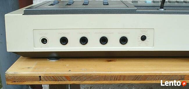 Pradawny Casio Casiotone CT-605 z osprzętem, rocznik 1983