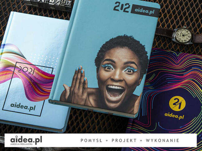 kalendarze 2027 dla firm. Kalendarze książkowe z tłoczeniem