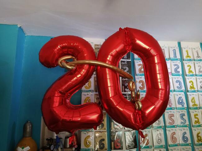 Napełnianie balonów helem