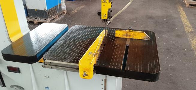 Pionowa przecinarka taśmowa BERNARDO VMS 610