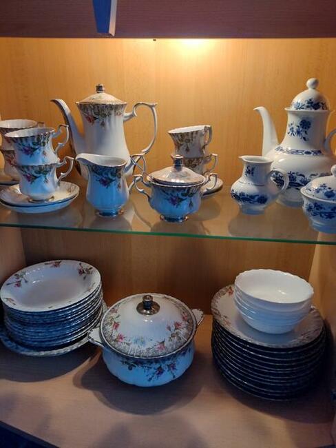 Sprzedam serwis obiadowy, kawowy Złota Róża