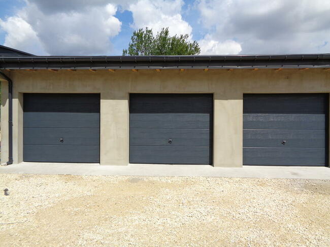 Garaż – Czeladź ul. Nowopogońska 205