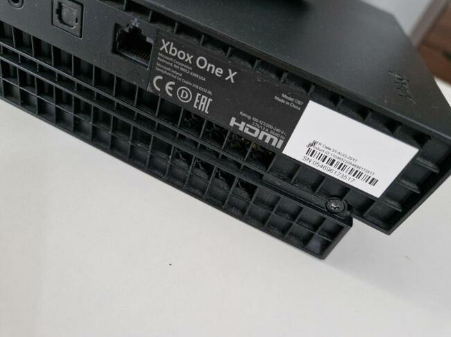Mocrosoft Xbox one X 1Tb