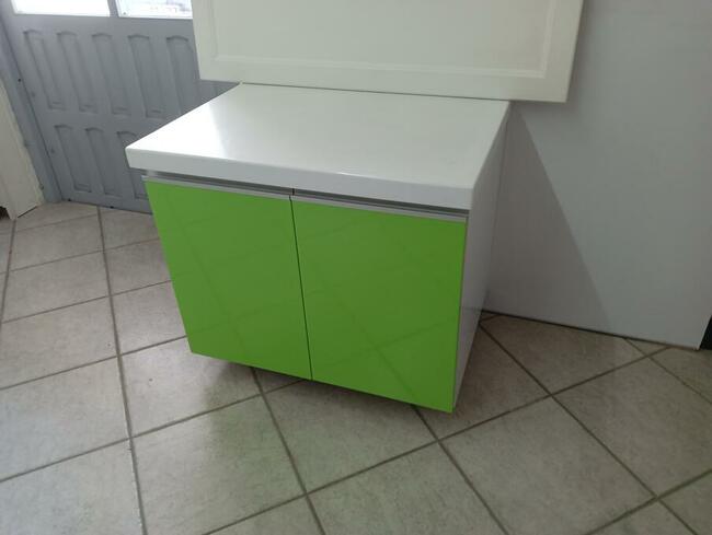 Szafka łazienkowa pod umywalkę z ekspozycji.