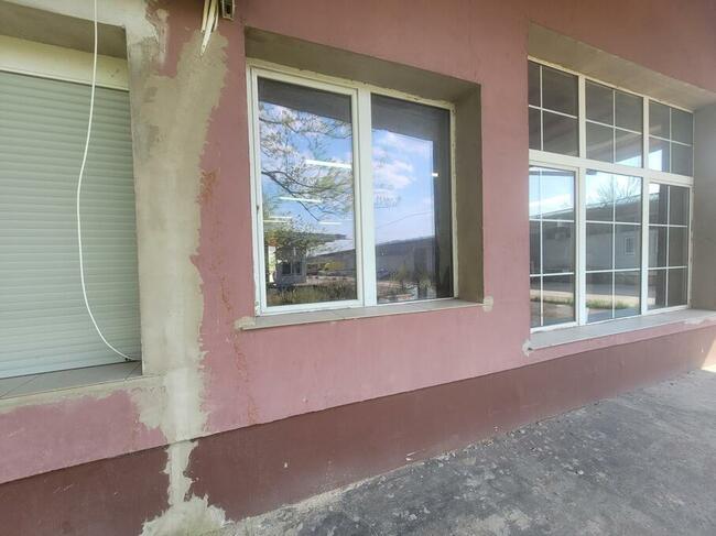 Hala murowana, nowy dach, nowe bramy, monitoring, biuro