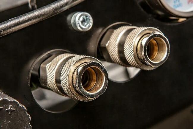 Kompresor Olejowy Pionowy 40l 8BAR /NEO TOOLS/ 1,5kW - 184l/