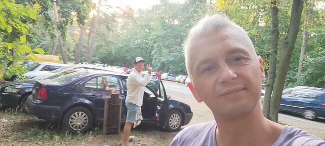 Rozsądny Singiel Pozna Mądrą wesołą Dziewczynę