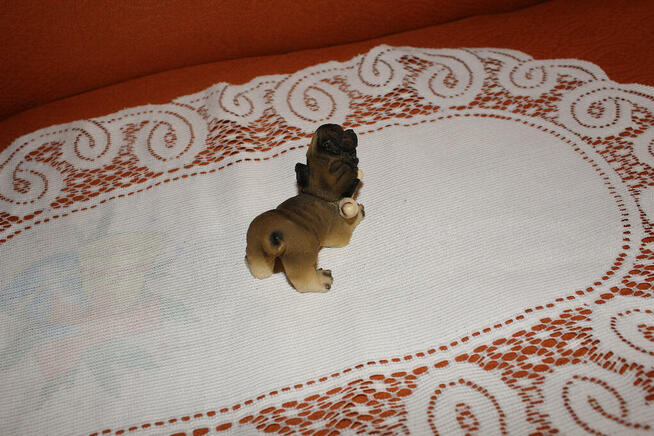 Figurka pies buldog ceramika PRL