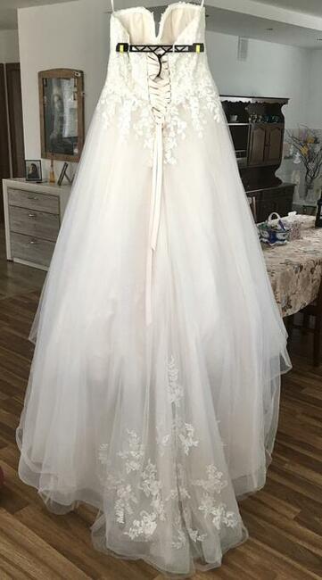 Nietuzinkowa suknia ślubna z gratisami