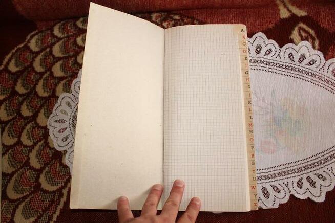 Książka kancelaryjna ze skorowidzem w kratkę PRL