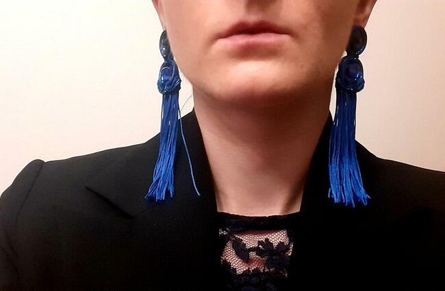 Długie niebieskie kolczyki sutasz z frędzlami