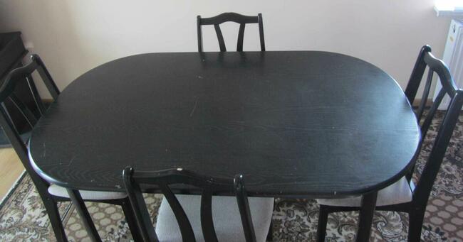 Stół czarny, owalny