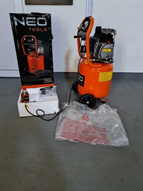 Kompresor Olejowy 40l 8BAR /NEO TOOLS/ 1,5kW - 184l/