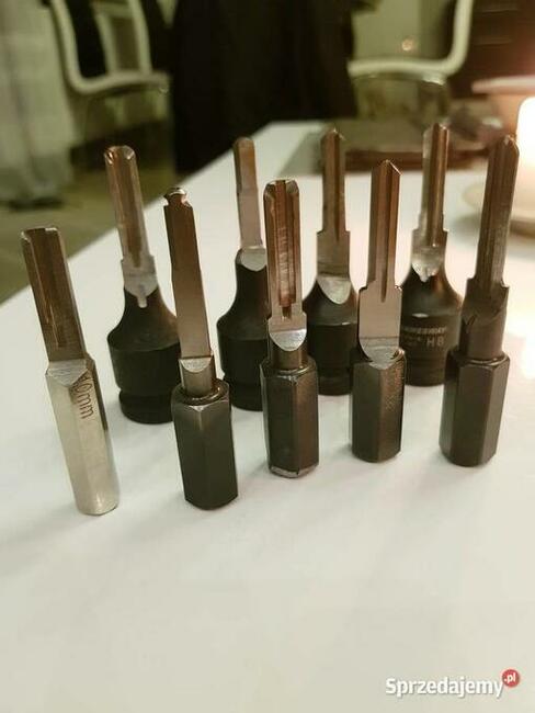 Klucz Łamak - X+ , Amparo , sheld , solid , bordo, rtilock