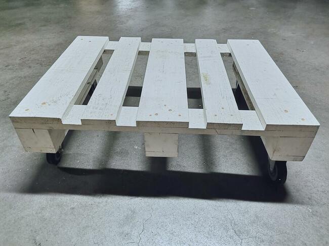 Paleta na gumowych kołach