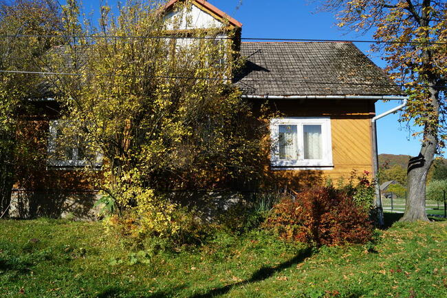 Okolica Wiśniowej stary dom