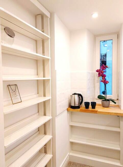 Kamienica Ząbkowska 37 - Koneser studio z antresolą w pełni