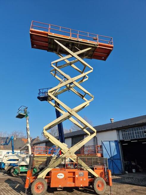 Maszyny budowlane do wynajęcia podnośniki, ładowarki, wózki