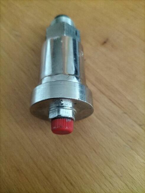 Odpowietrznik automatyczny na pion 10 bar,110°C