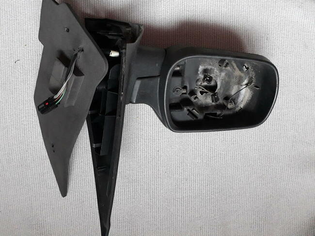 sprzedam części lusterek do Ford Fusion