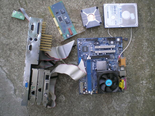 Wieżę Sony, I INNE