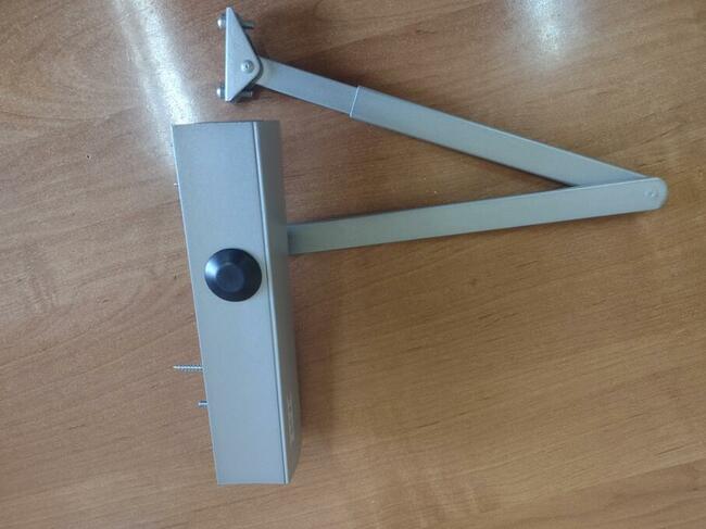 Samozamykacz TS 2000 V GEZE z ramieniem standard, srebrny –