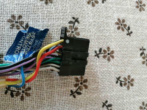 WIĄZKA PRZEWODÓW DO RADIA SAMOCHODOWEGO