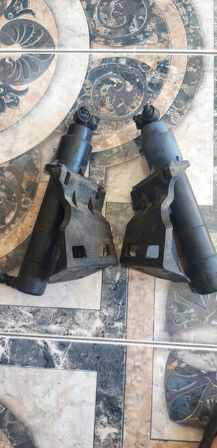 Mercedes ML w 1664 spryskiwacz lampy przedniej L+P