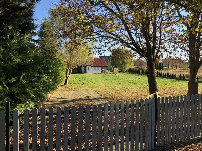 Działka budowlana z domkiem 700 m od plaży