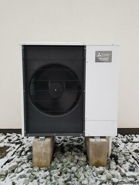 Ansolar fotowoltaika, pompy ciepła i magazyny energii / Biał