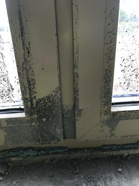 Retusz uszkodzeń, okna, drzwi, witryny sklepowe itp.