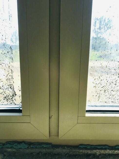 Retusz uszkodzeń, okna, drzwi, witryny sklepowe itp.