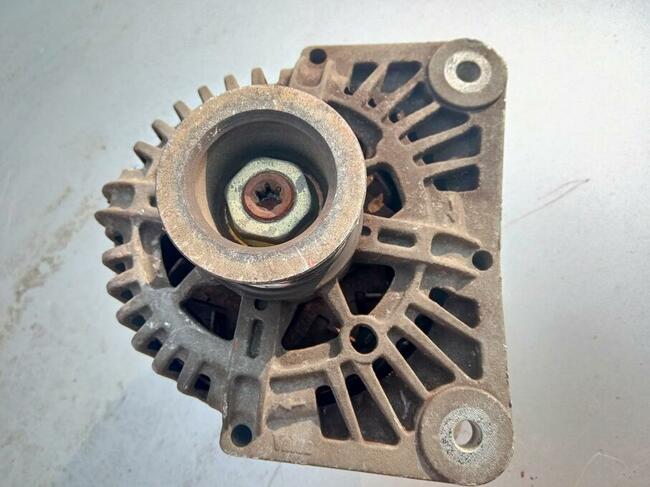 Alternator Valeo 8200 290 215 Renault Scenic