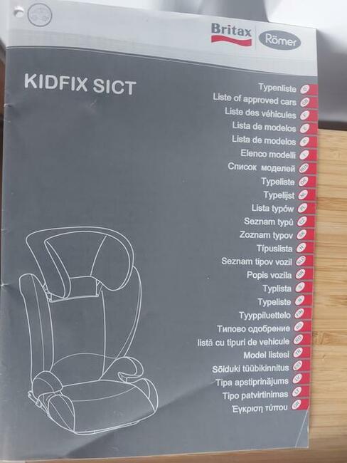 Fotelik Romer kidfix sict + fotelik Fisher Price gratis