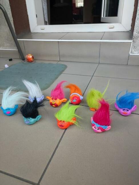 Figurki z różnych bajek