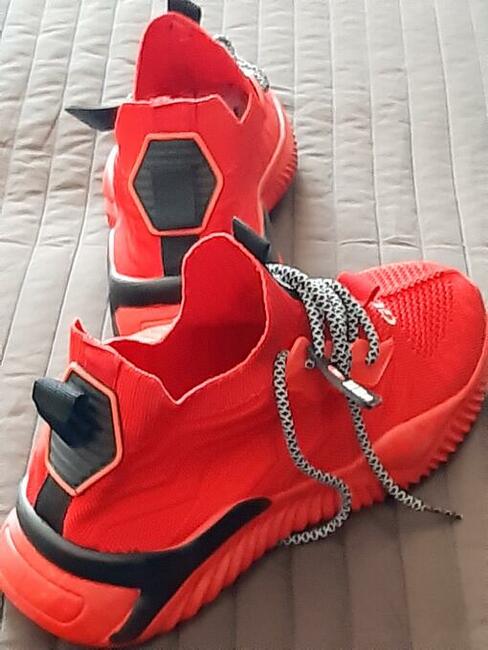 Sprzedam buty sportowe