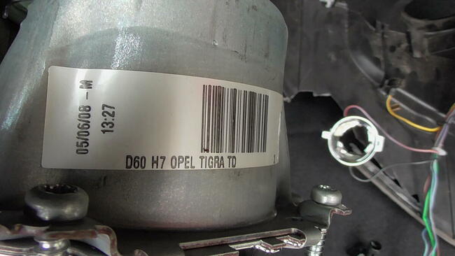 Opel Tigra B soczewka swiatla mijania