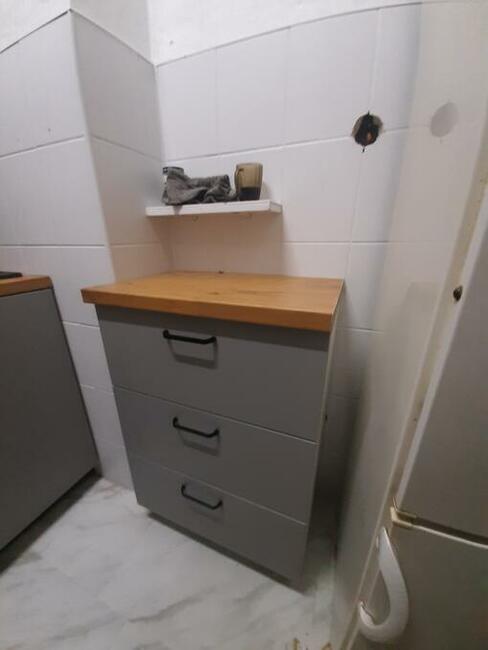 Skręcanie I montaż mebli. Montaż paneli podłogowych