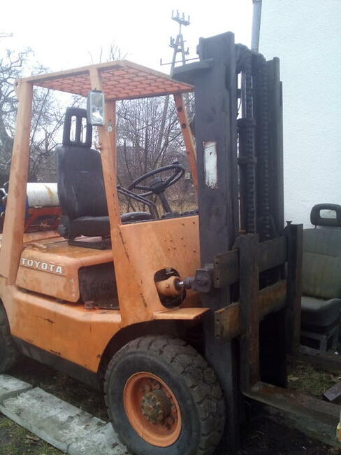 Wózek widłowy, sztaplarka, Toyota 2,5T, UDT