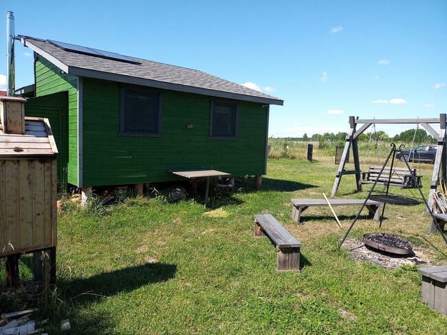 Sprzedam działkę rekreacyjna z domkiem