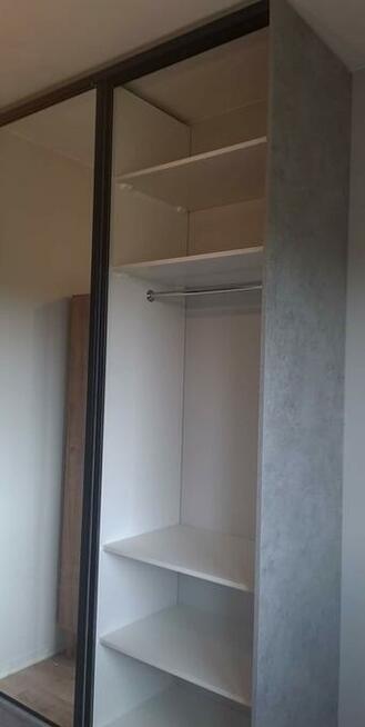 Skręcanie I montaż mebli. Montaż paneli podłogowych