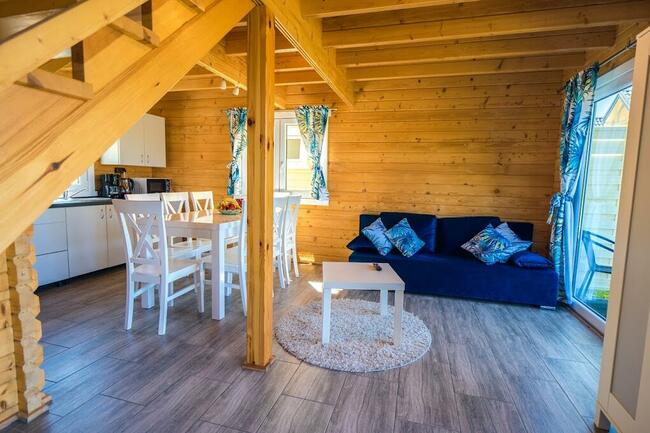 wakacje, wrzesień nad morzem domki z basenem