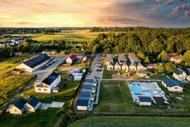 wakacje, wrzesień nad morzem domki z basenem