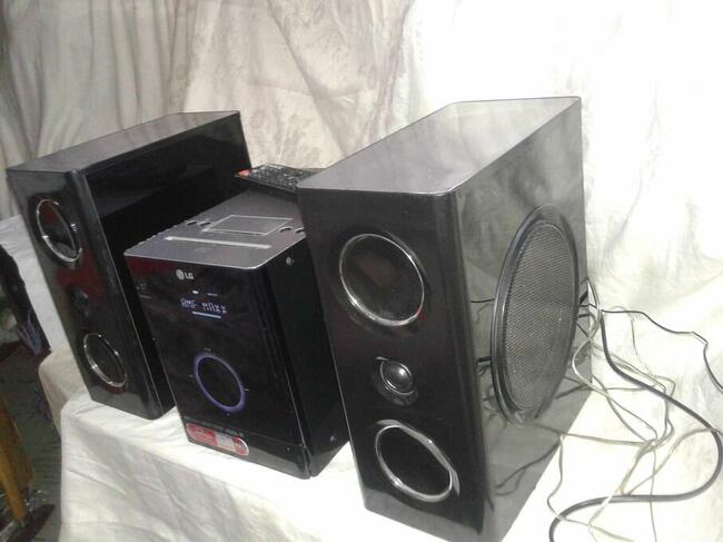 wieża HI-FI stereo LG z pilotem DVD USB IPAD moc 2x160w