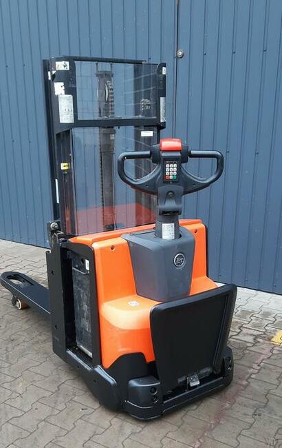 12szt Podest BT SWE 200 Staxio używane paleciaki elektryczne