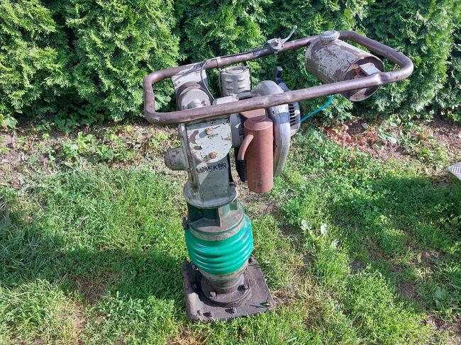 Stopa wibracyjna skoczek wacker.