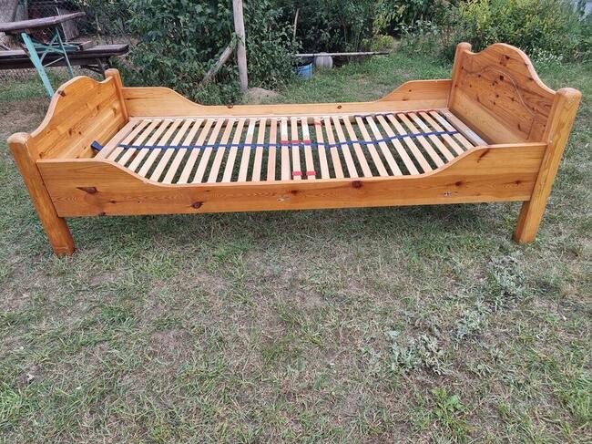 Łóżko ze stelażem dla seniora