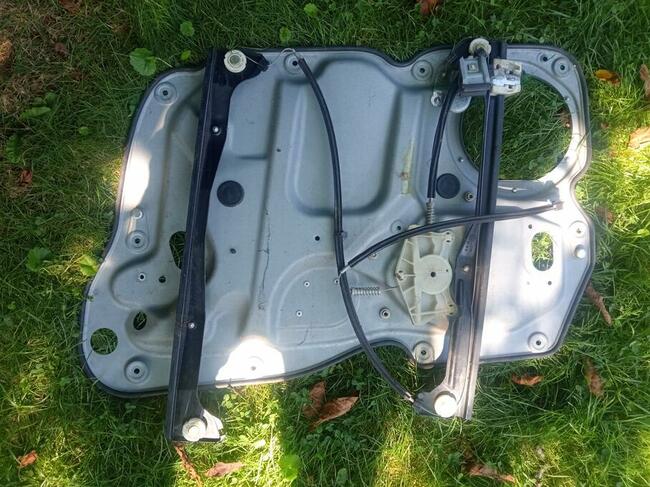 Podnośnik szyby Prawy Golf